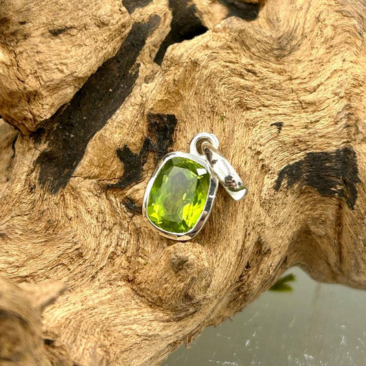 Multi-Faceted Dainty Peridot Pendant || .925 Sterling Silver-Nature's Treasures