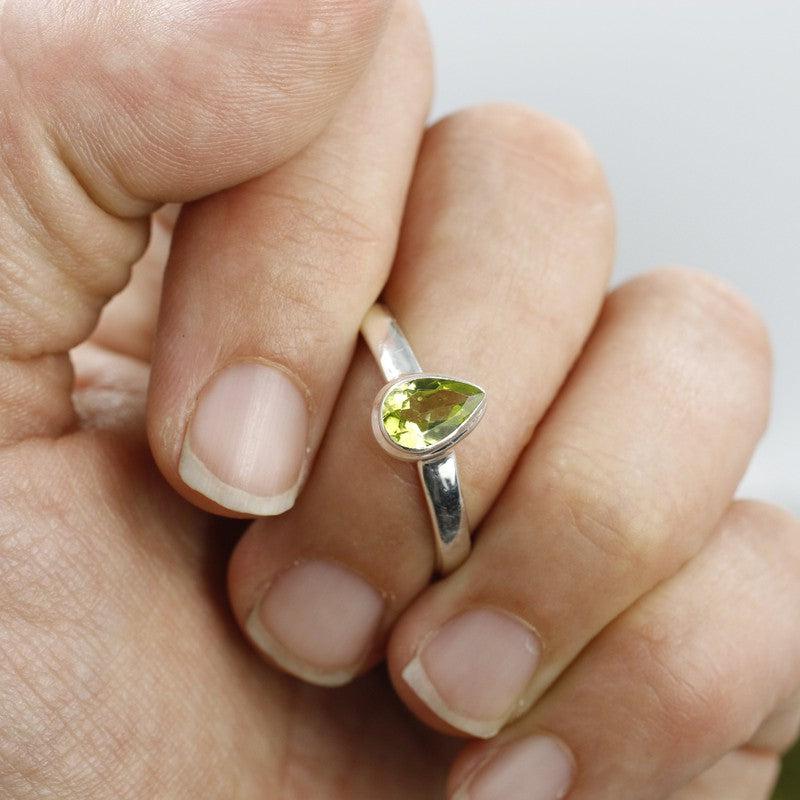 Unisex Faceted Peridot Rings || .925 Sterling Silver || China-Nature's Treasures
