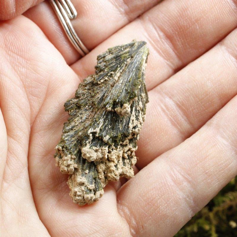 Epidote Flower Specimens Natural Pistacite Mineral-Nature's Treasures