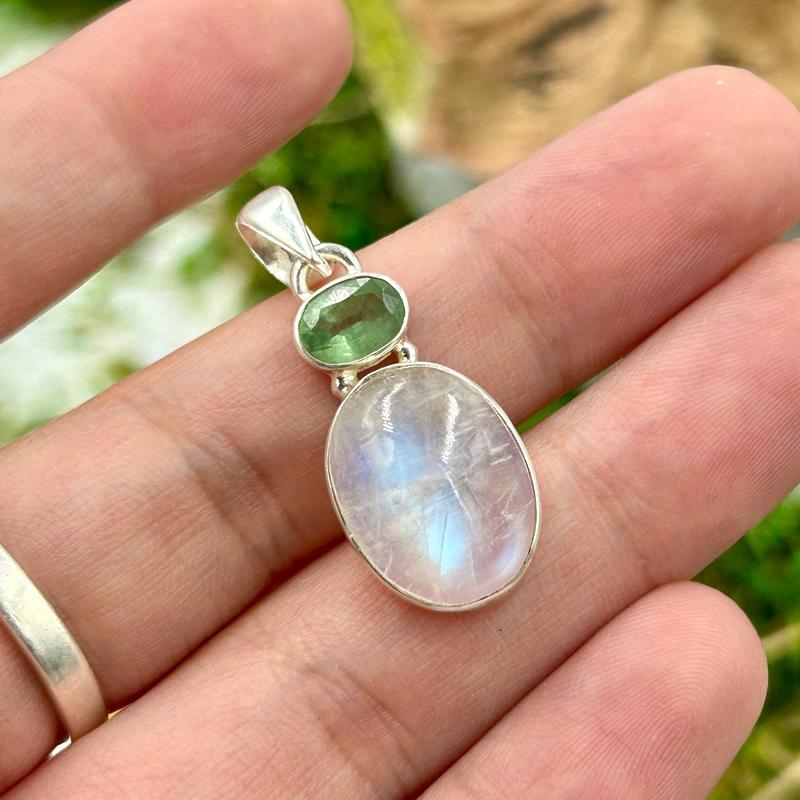 Oval Shaped Rainbow Moonstone With Green Kyanite Pendant || .925 Sterling Silver-Nature's Treasures