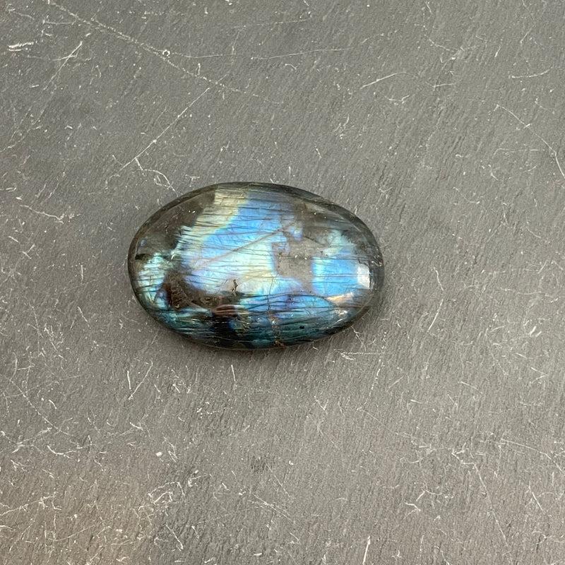 Polished Labradorite Palm Stones || Empathic Protection || Madagascar-Nature's Treasures