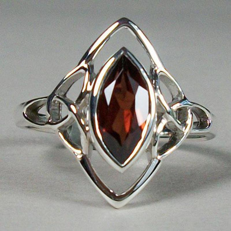 Red Garnet Celtic Triquetra Ring || .925 Sterling Silver-Nature's Treasures