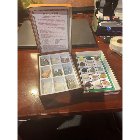 SHOW PRODUCT: Educational Stone/Minera ID or Hardness Kit-Nature's Treasures