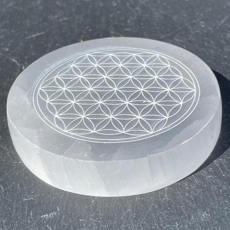 Selenite Satin Spar Round Charging Plates || Aura Cleansing-Nature's Treasures