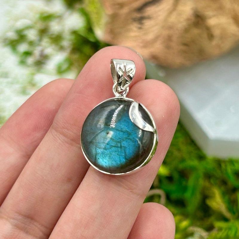 Shooting Star Labradorite Pendants || .925 Sterling Silver-Nature's Treasures