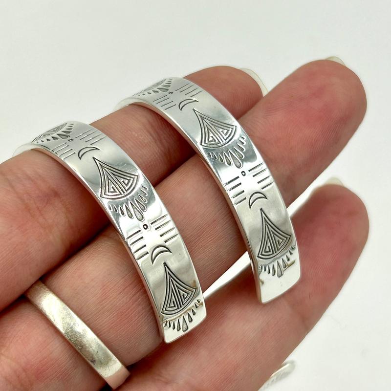 Silver Cuff Rainbow Moonstone Bracelets || .925 Sterling Silver-Nature's Treasures