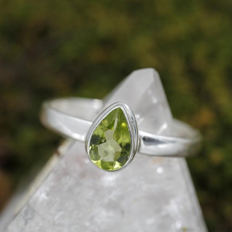 Unisex Faceted Peridot Rings || .925 Sterling Silver || China-Nature's Treasures