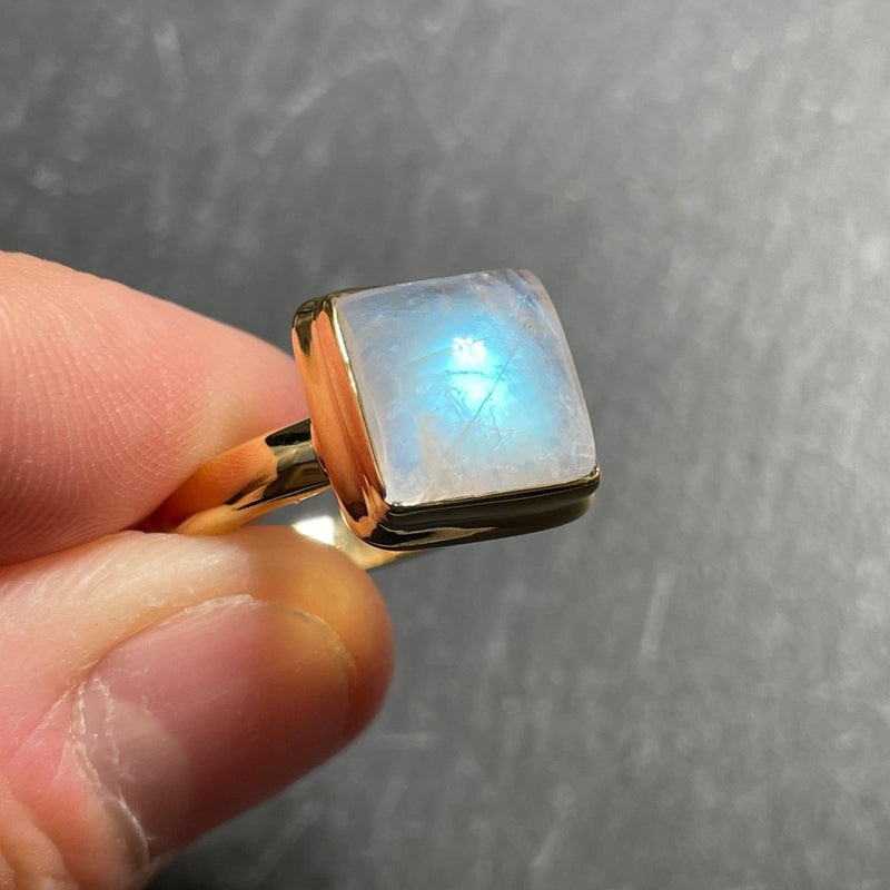 Blue Fire Moonstone Ring || 14k Vermeil Yellow Gold || Sri Lanka