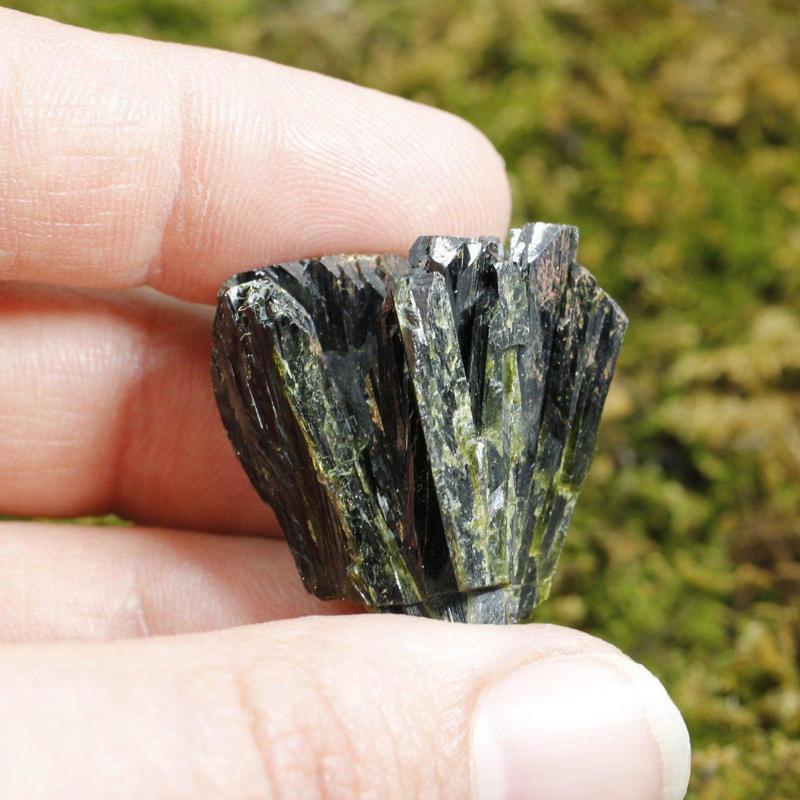 Epidote Flower Specimens Natural Pistacite Mineral-Nature's Treasures