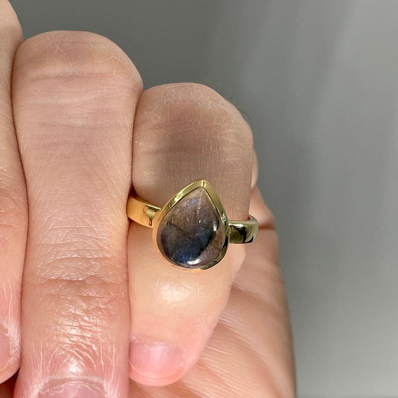Flashy Labradorite Ring || 14k Vermeil Yellow Gold || Canada-Nature's Treasures