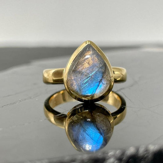 Flashy Labradorite Ring || 14k Vermeil Yellow Gold || Canada-Nature's Treasures