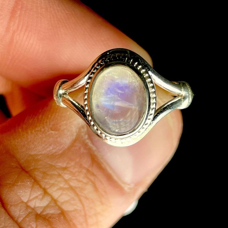Flashy Rainbow Moonstone Oval Ring || .925 Sterling Silver || Sri Lanka-Nature's Treasures