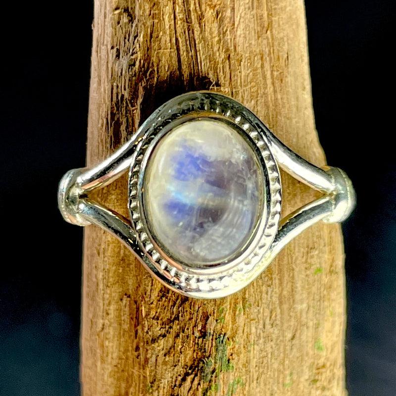Flashy Rainbow Moonstone Oval Ring || .925 Sterling Silver || Sri Lanka