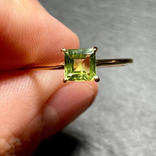 Glossy Green Peridot Ring || 14k Vermeil Yellow Gold || Pakistan-Nature's Treasures