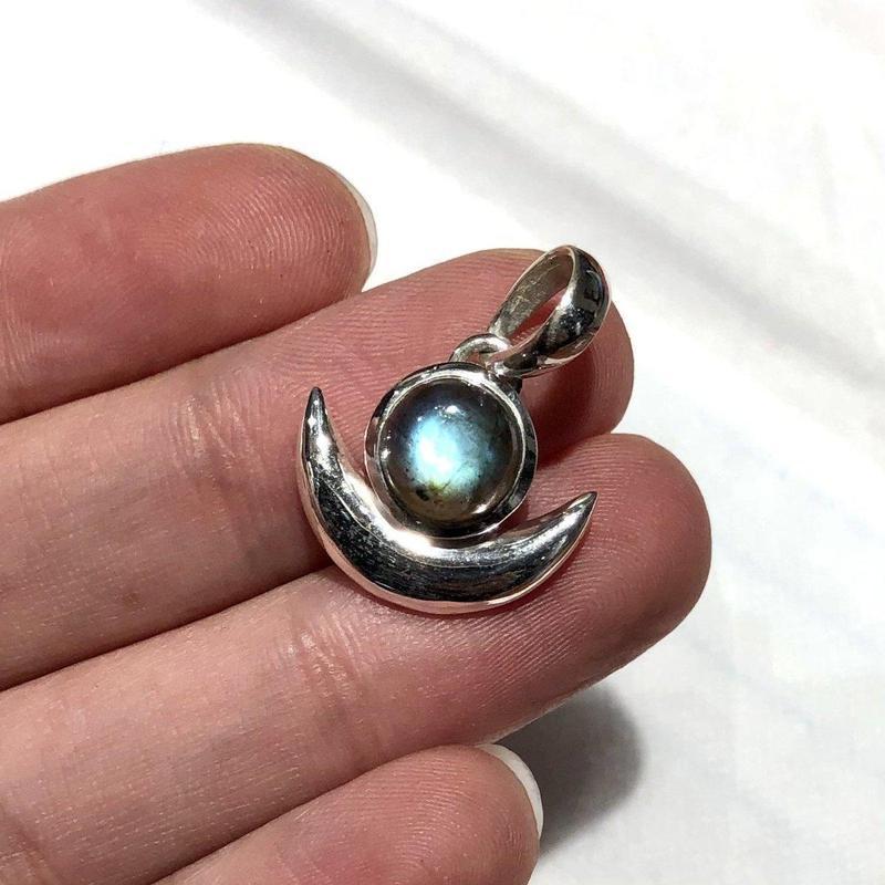Labradorite With Moon Crescent Pendant || .925 Sterling Silver-Nature's Treasures
