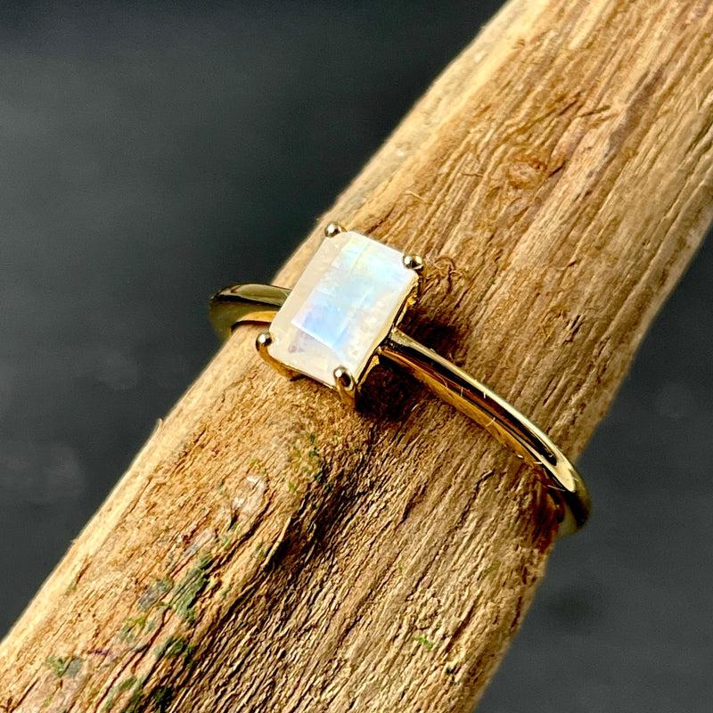 Winter Solstice Blue Flash Moonstone Ring ||14K Vermeil Yellow Gold || Sri Lanka-Nature's Treasures